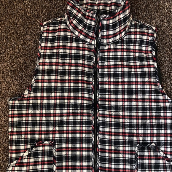 🐈 Women’s Plaid Quilted Vest - Picture 2 of 4